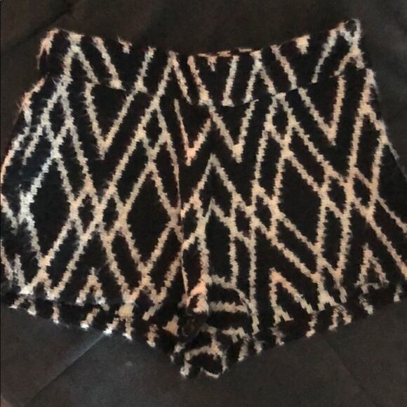 Thick Soft Wool Like Black White Shorts Small